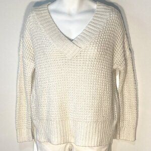 Hollister SZ S Winter white soft comfy waffle weave warm V neck sweater